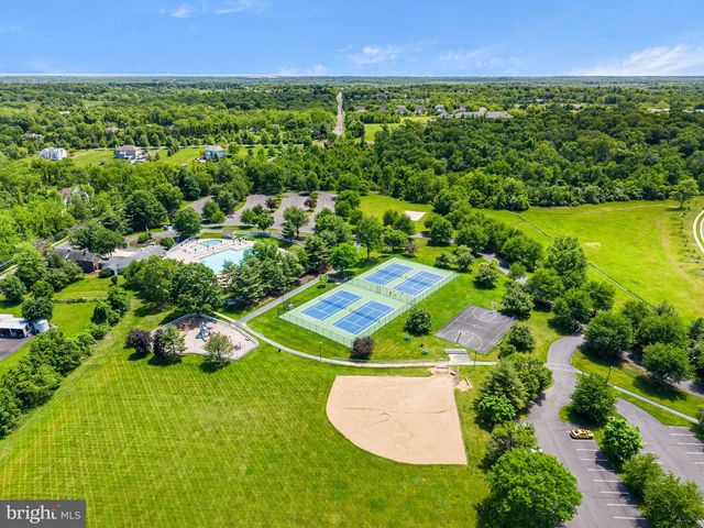 31 TAMARACK CT, Newtown, PA 18940