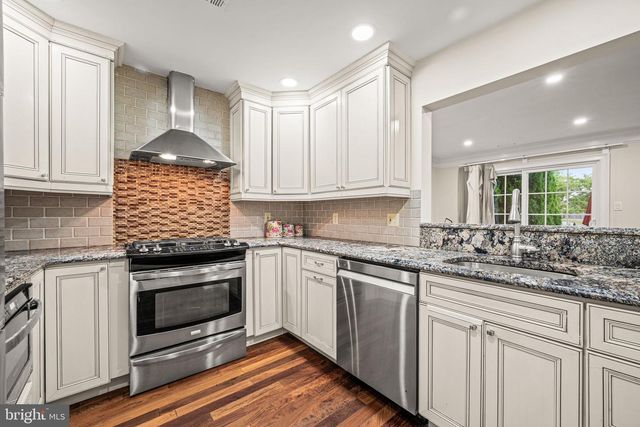 31 TAMARACK CT, Newtown, PA 18940