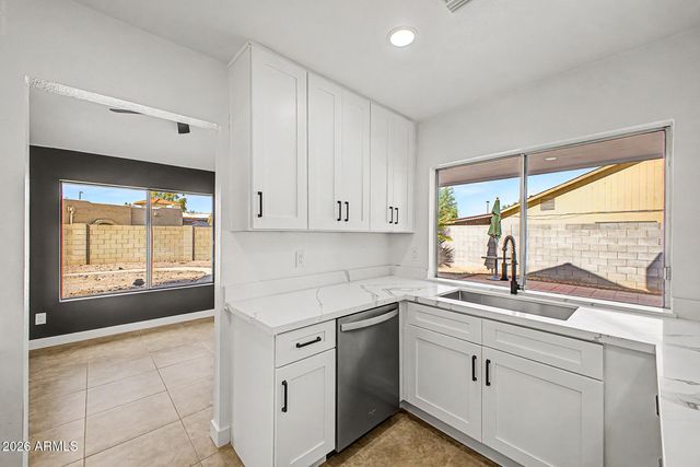 2910 W SANDRA Terrace, Phoenix, AZ 85053