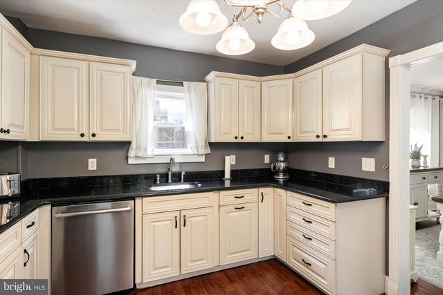 1 HIGH ST, Allentown, NJ 08501