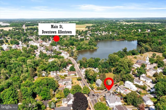 1 HIGH ST, Allentown, NJ 08501