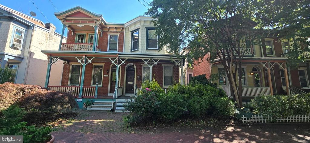 810 W 10TH ST, Wilmington, DE 19801