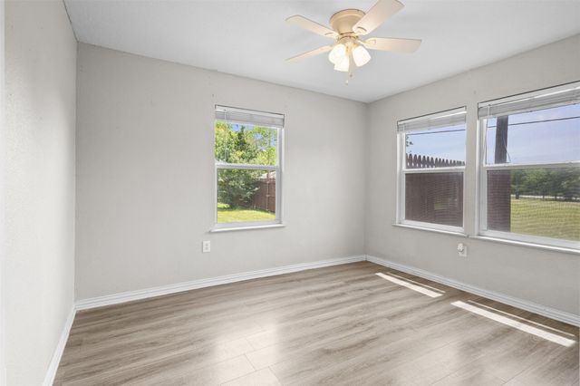 107 S Flower Lane, Chico, TX 76431