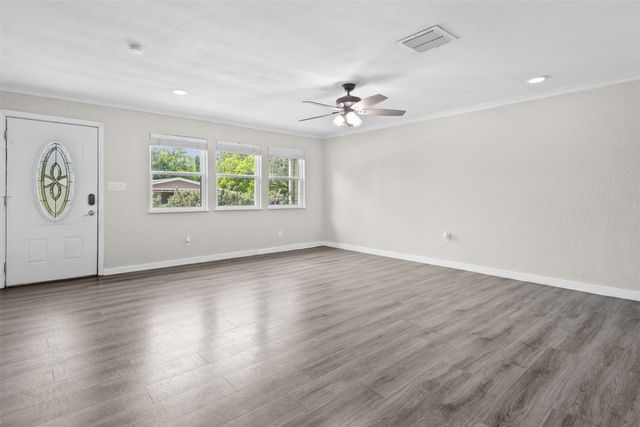 107 S Flower Lane, Chico, TX 76431