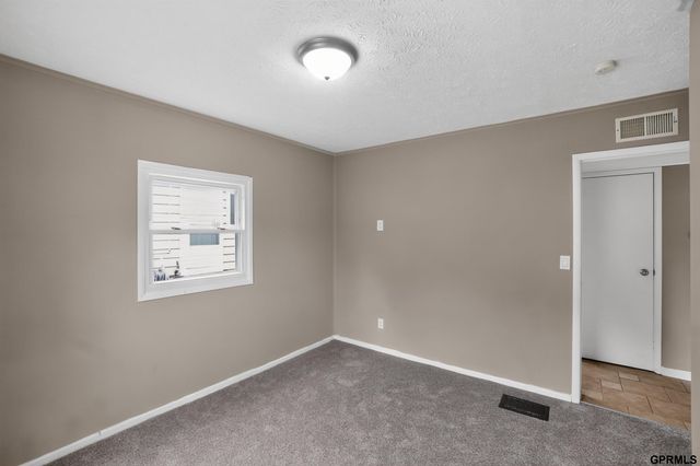 6763 Charles Street, Omaha, NE 68132
