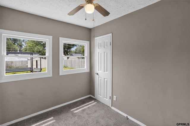 6763 Charles Street, Omaha, NE 68132