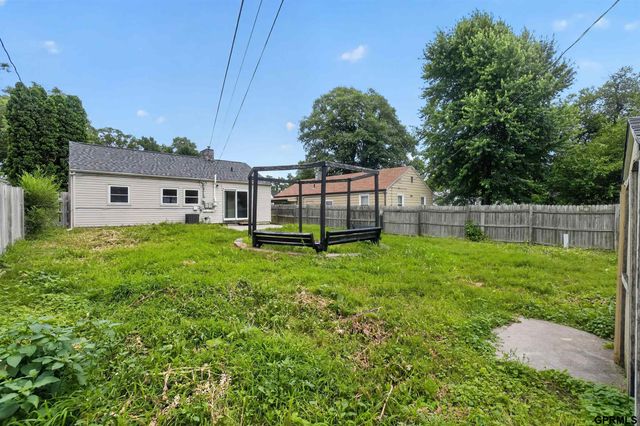 6763 Charles Street, Omaha, NE 68132