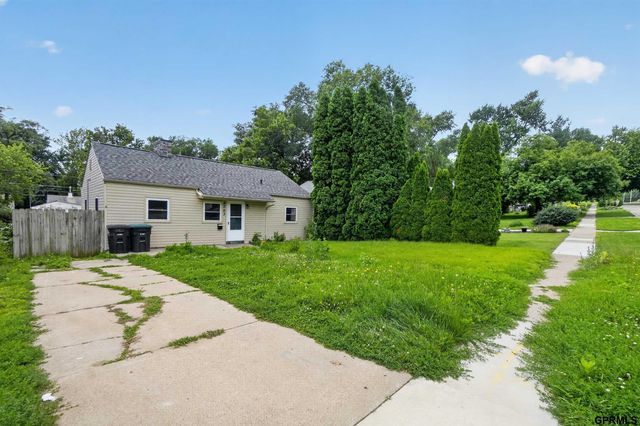 6763 Charles Street, Omaha, NE 68132
