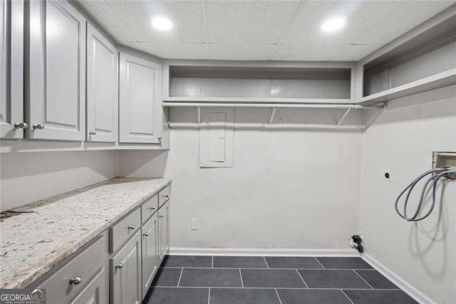 1380 Ashbrook Drive NW, Lawrenceville, GA 30043