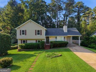 1380 Ashbrook Drive NW, Lawrenceville, GA 30043