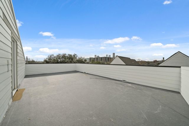 321 N Nagle Street, Houston, TX 77003