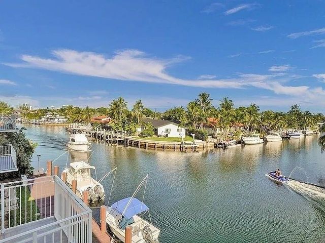 2430 NE 135th St 300, North Miami, FL 33181