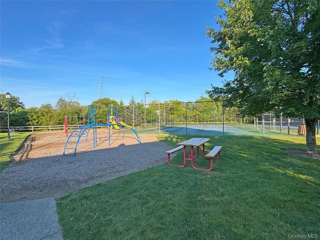 6 Paisley Court, Highland Mills, NY 10930