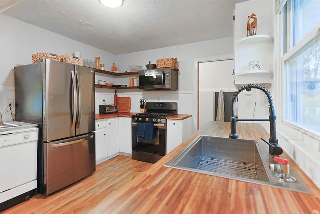 13320 La Salle Avenue, Mishawaka, IN 46545