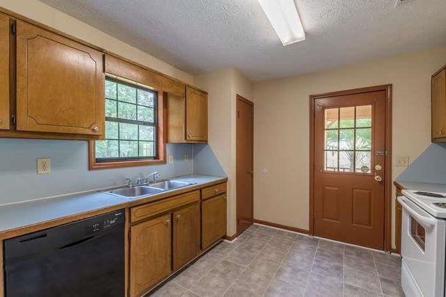 4174 Warren Road, Flowery Branch, GA 30542