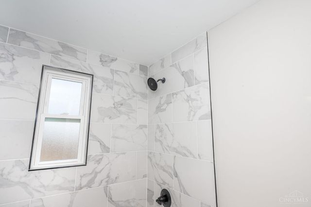 1476 Foxwood Drive, North College Hill, OH 45231