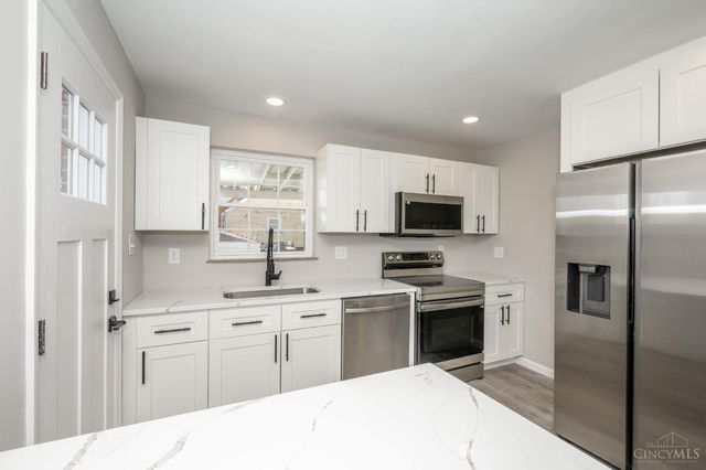 1476 Foxwood Drive, North College Hill, OH 45231