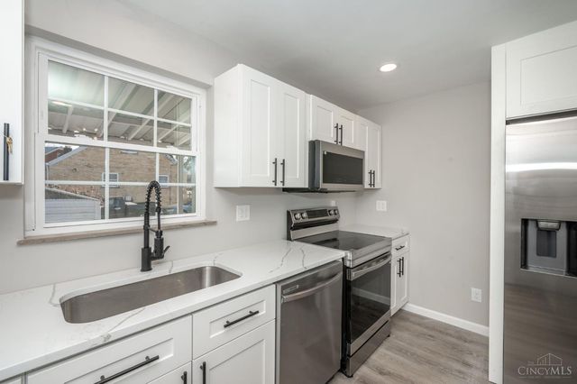 1476 Foxwood Drive, North College Hill, OH 45231