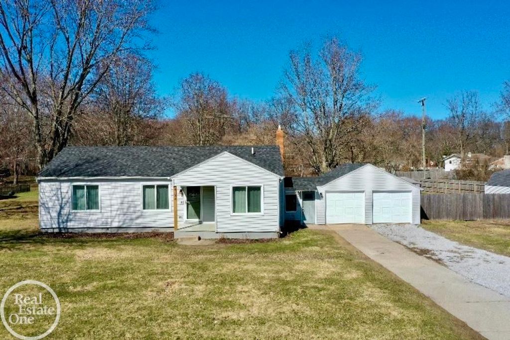 4134 N River Road, Fort Gratiot, MI 48059