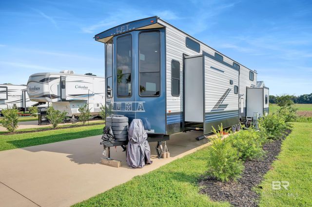 815 Vacation Circle, Foley, AL 36535