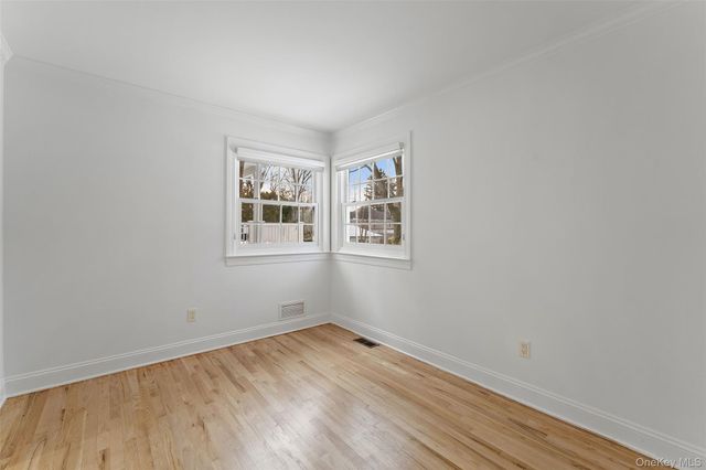 14 Wakefield Road, Scarsdale, NY 10583