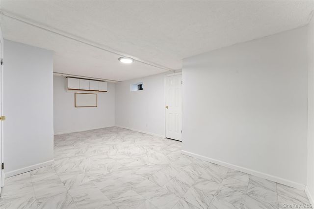 14 Wakefield Road, Scarsdale, NY 10583