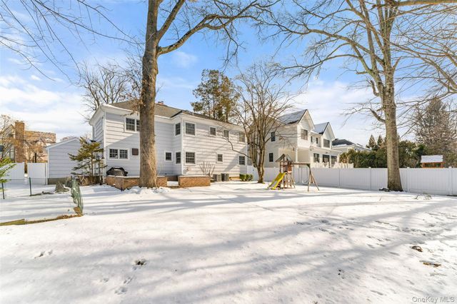 14 Wakefield Road, Scarsdale, NY 10583