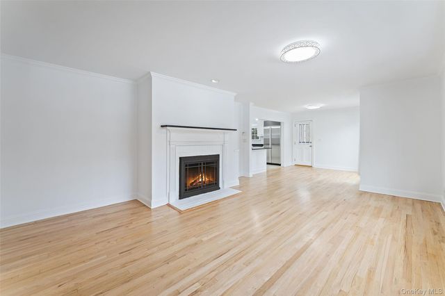 14 Wakefield Road, Scarsdale, NY 10583