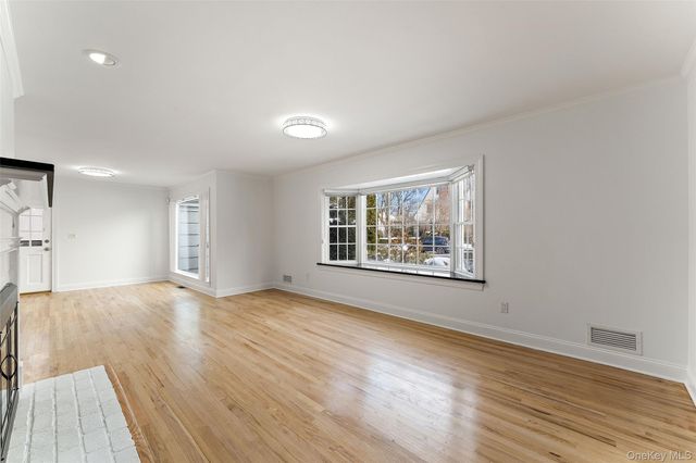 14 Wakefield Road, Scarsdale, NY 10583