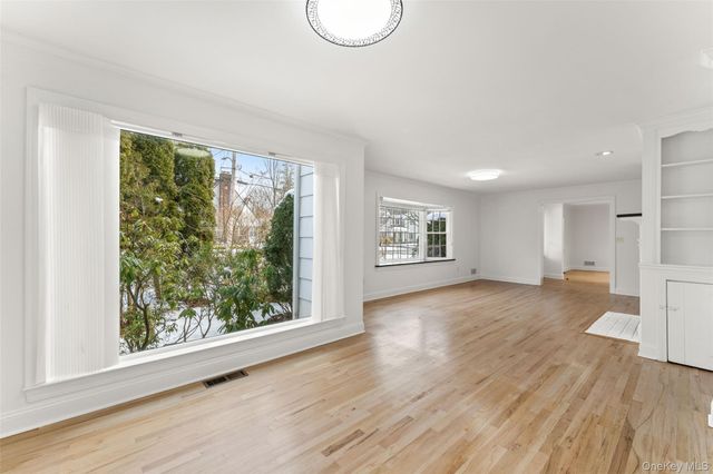 14 Wakefield Road, Scarsdale, NY 10583