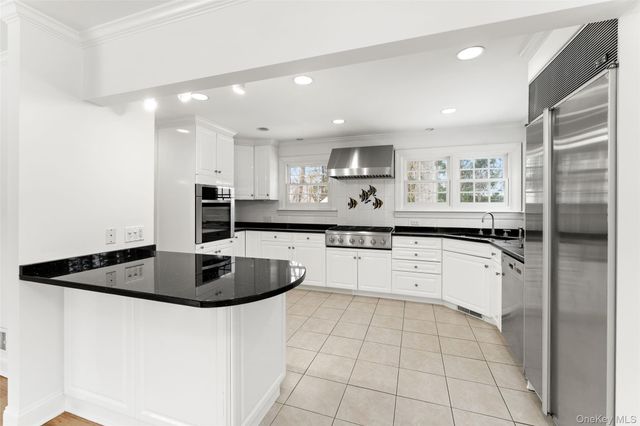 14 Wakefield Road, Scarsdale, NY 10583