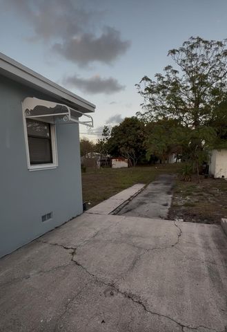 926 N B Street, Lake Worth Beach, FL 33460