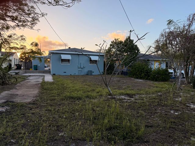 926 N B Street, Lake Worth Beach, FL 33460