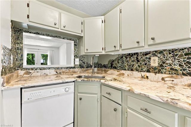 301 Village Lane F, Greensboro, NC 27409