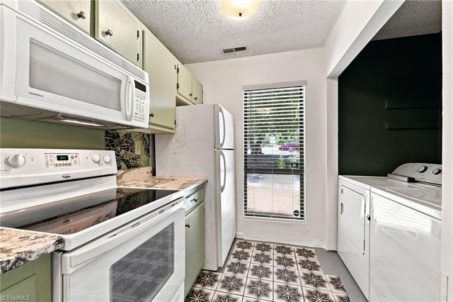 301 Village Lane F, Greensboro, NC 27409