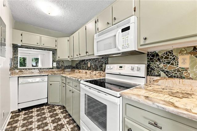 301 Village Lane F, Greensboro, NC 27409