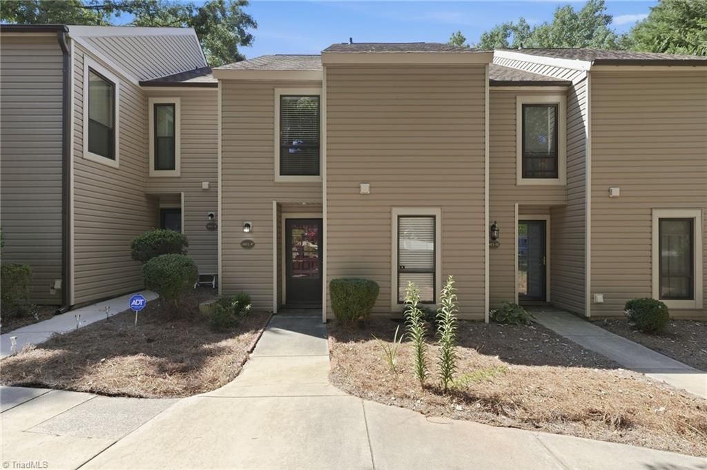 301 Village Lane F, Greensboro, NC 27409