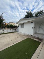 1132 NW 38th Street 1132, Miami, FL 33127