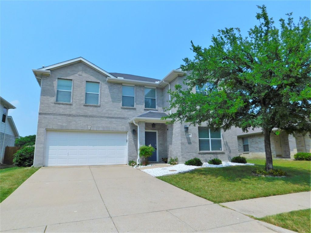 1107 Mockingbird Drive, Aubrey, TX 76227