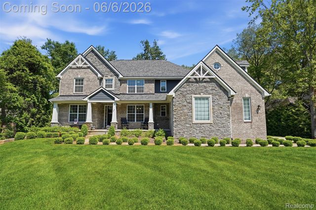 7375 N Mistwood Drive, White Lake Charter Township, MI 48383