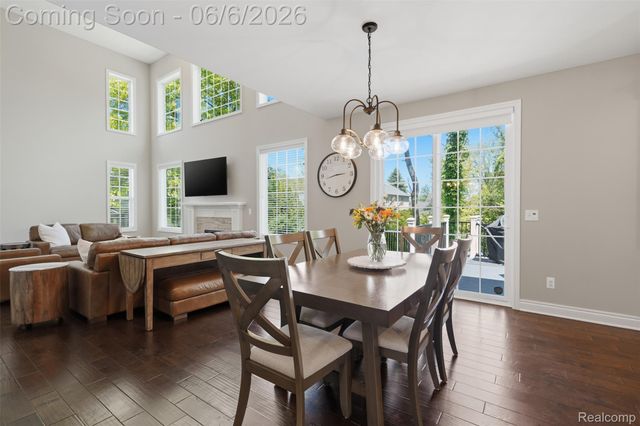 7375 N Mistwood Drive, White Lake Charter Township, MI 48383