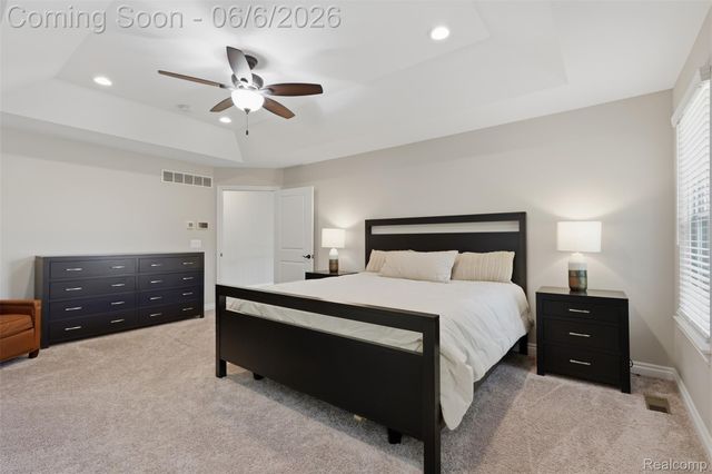 7375 N Mistwood Drive, White Lake Charter Township, MI 48383