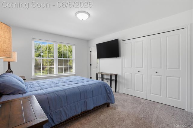 7375 N Mistwood Drive, White Lake Charter Township, MI 48383