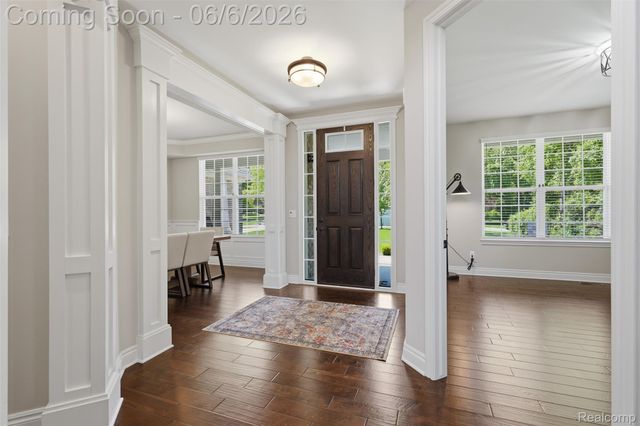 7375 N Mistwood Drive, White Lake Charter Township, MI 48383