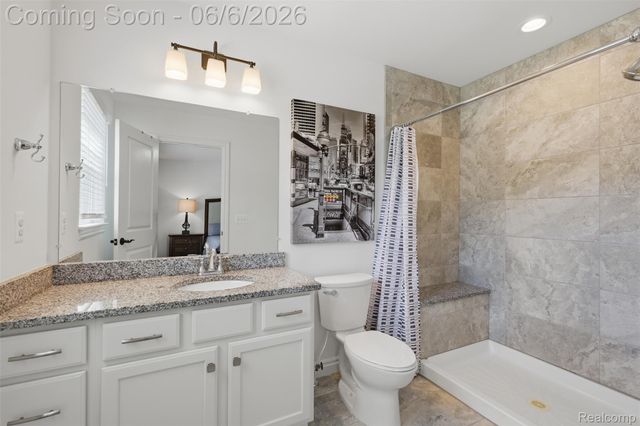 7375 N Mistwood Drive, White Lake Charter Township, MI 48383