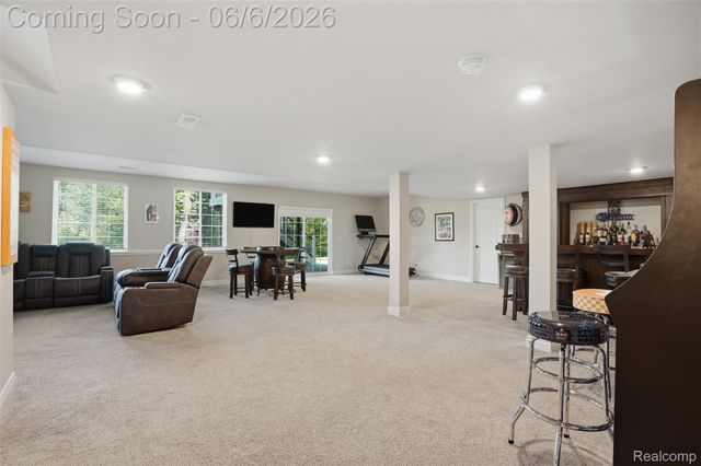 7375 N Mistwood Drive, White Lake Charter Township, MI 48383