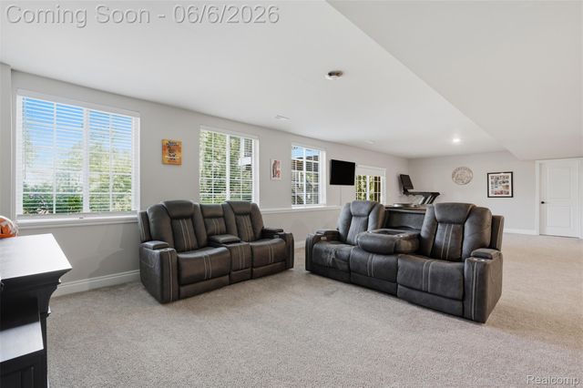 7375 N Mistwood Drive, White Lake Charter Township, MI 48383