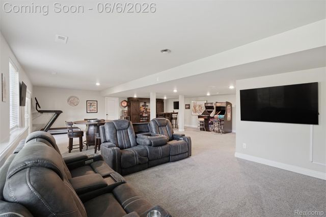 7375 N Mistwood Drive, White Lake Charter Township, MI 48383