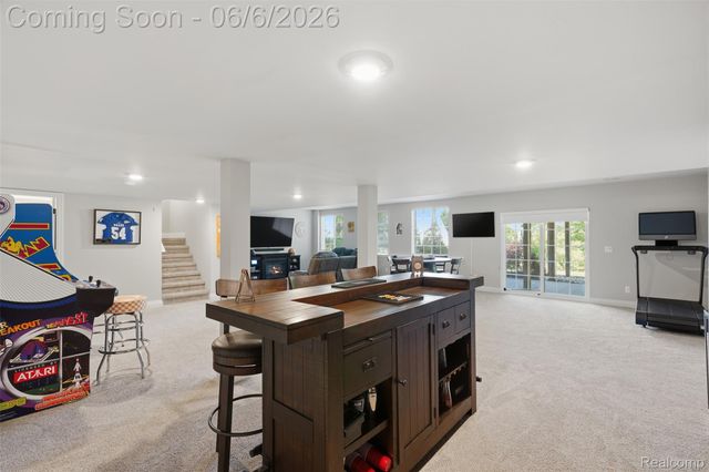 7375 N Mistwood Drive, White Lake Charter Township, MI 48383