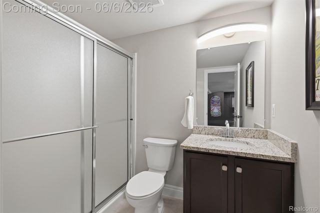 7375 N Mistwood Drive, White Lake Charter Township, MI 48383